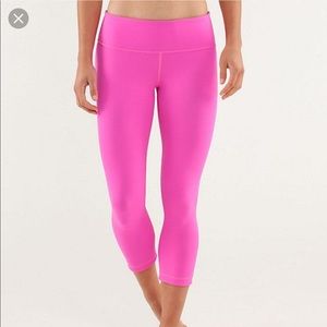 lululemon hot pink wunder under crop size 4